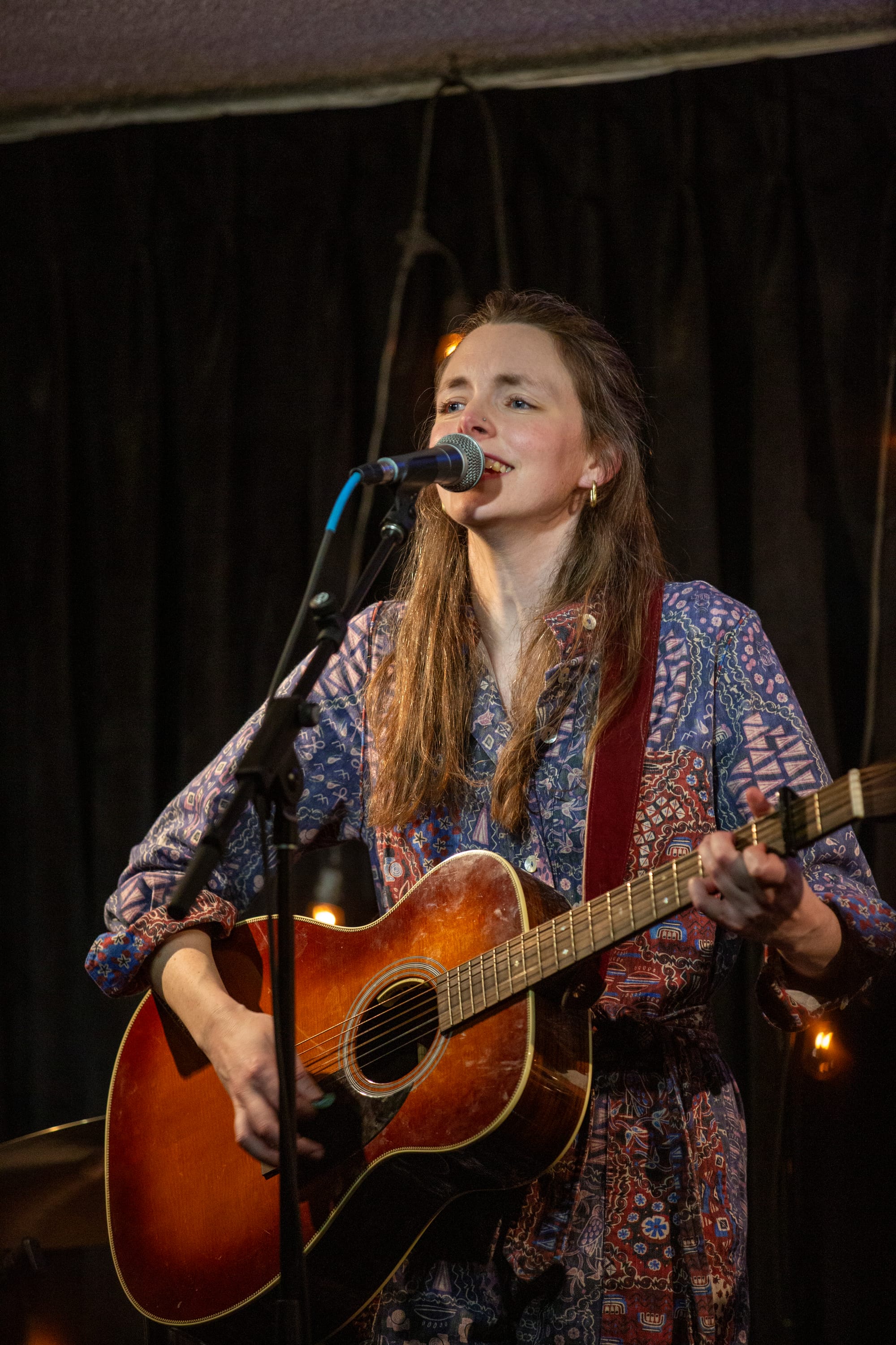 Conjuring Ethereal Magic: Lindsay Foote's Captivating Performance at Club Passim